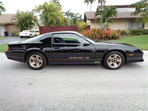 iroccblack|1987 IROC Z Rare Blk / Gold